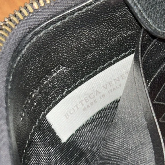 Authentic Bottega Veneta Black Intrecciato Leather Zip Card Holder